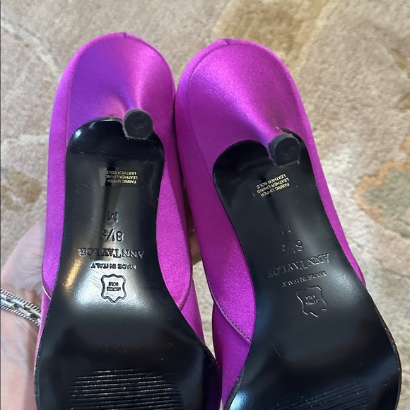 Fabulous vintage Ann Taylor pumps size 8.5 leather Magenta satin upper - Picture 5 of 5